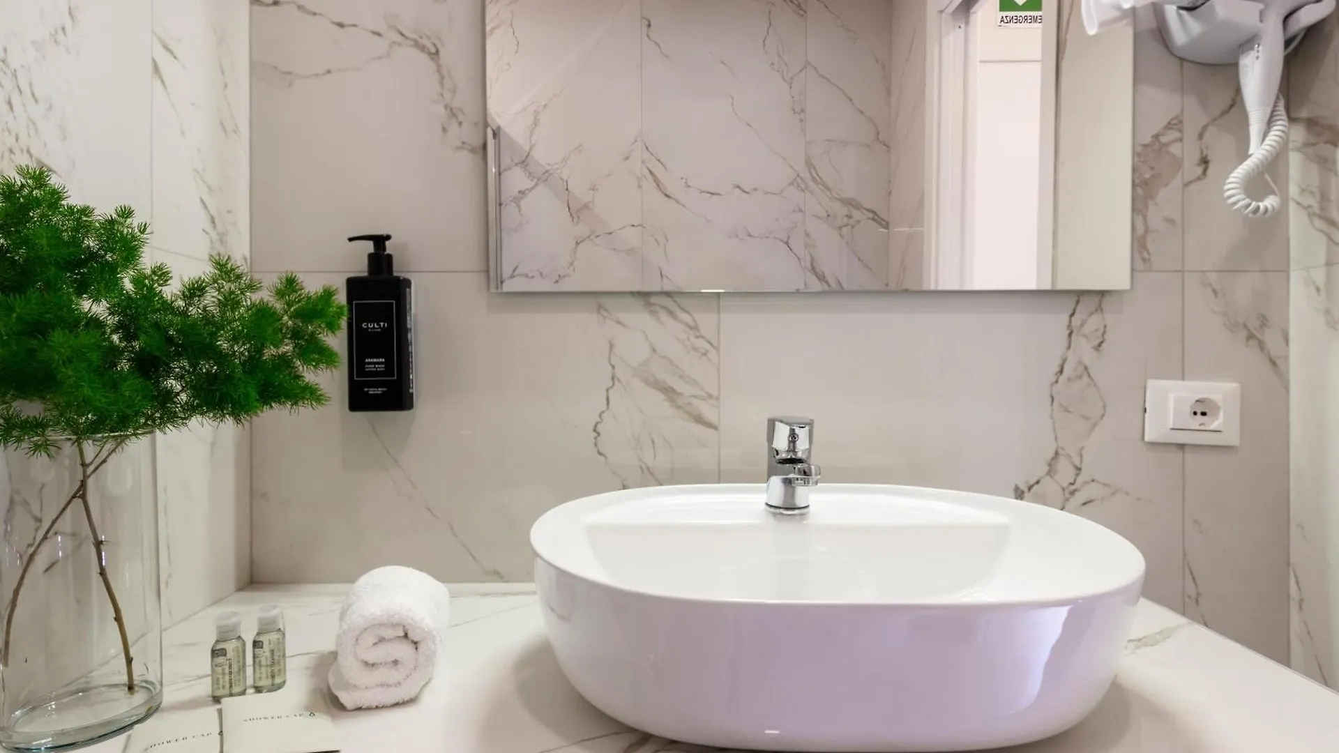 Tolu Relais Hotel Rom 0*,  Italien