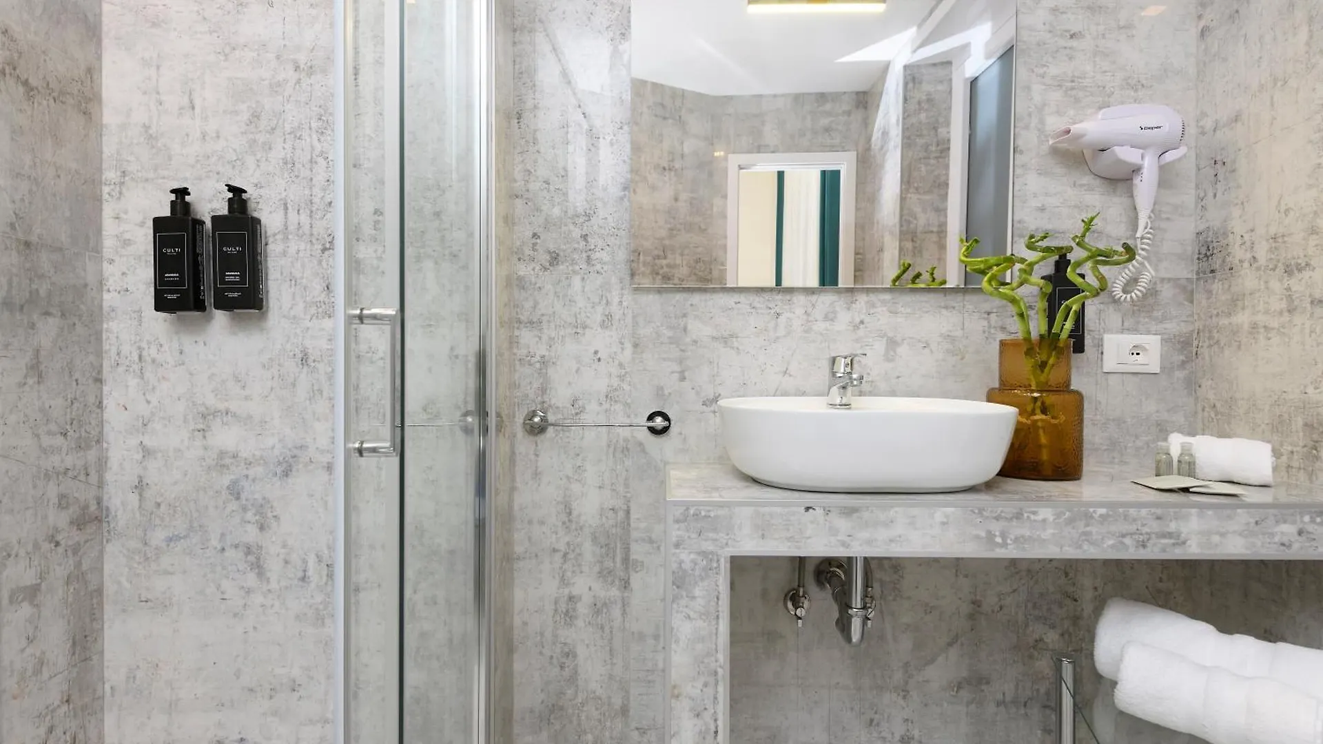 Hotel Tolu Relais Rom 0*,  Italien